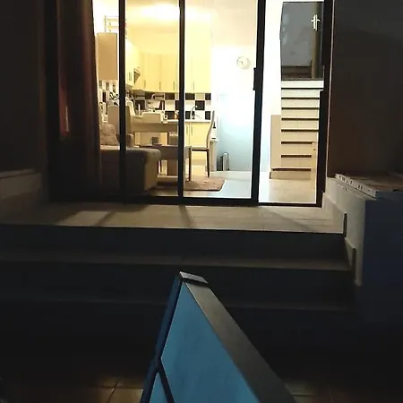 Bright And Quiet With Ocean View 아파트 아데제